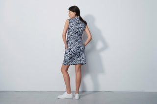 Daily Sports Lens Sleeveless Golf Dress- Streamline Art