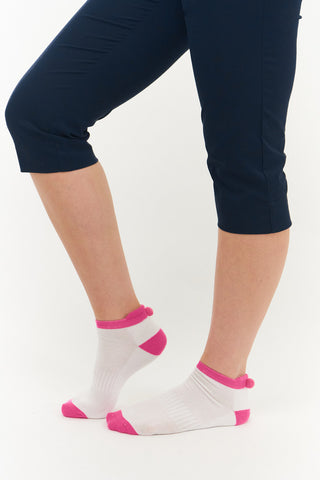 3 pair pack of ankle ladies golf socks In white with coloured heals, toe and cuff in Pink, Blue & Aqua, and matching word golf along the sole. With coordinating colour pom pom on the heel to help the socks hold their position. Made from a soft, stretchy cotton blend fabric allowing breathability, with a cushioned sole and compression fit. They are suited to UK sizes between 4 and 7. 85% Cotton, 13% Polyester, 2% Elastane.